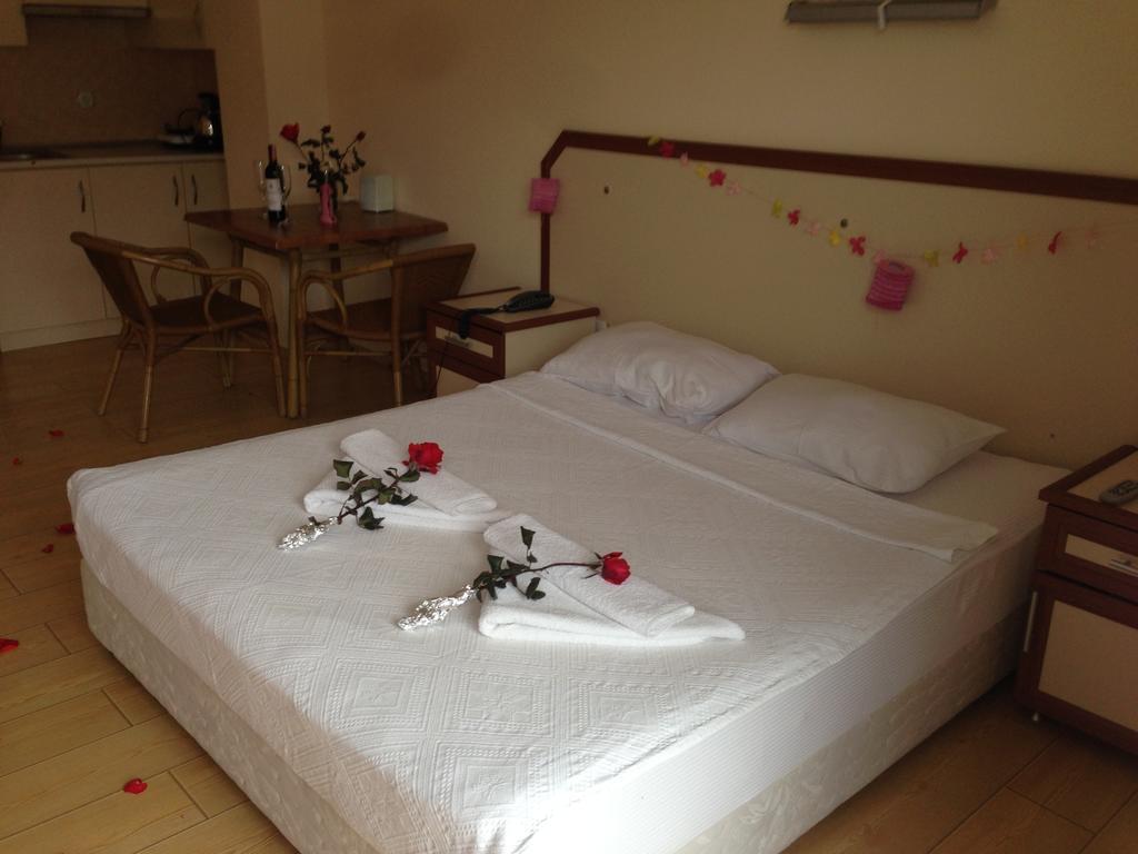Zeytin Apart Hotel Çeşme Exteriör bild